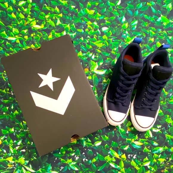 junior navy converse
